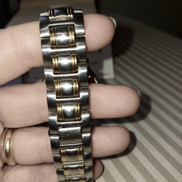 Vintage GUCCI Mens Stainless Wrist Watch in Original Box with Purchace Receipt - Picture 11 of 16